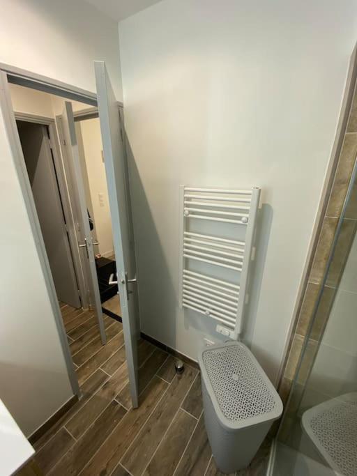 Super Appartement T3 Proche Gare Sens Exterior photo